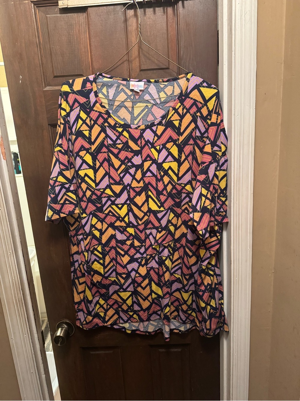 Women’s 2XL Short Sleeve Lularoe Purple & Yellow Top